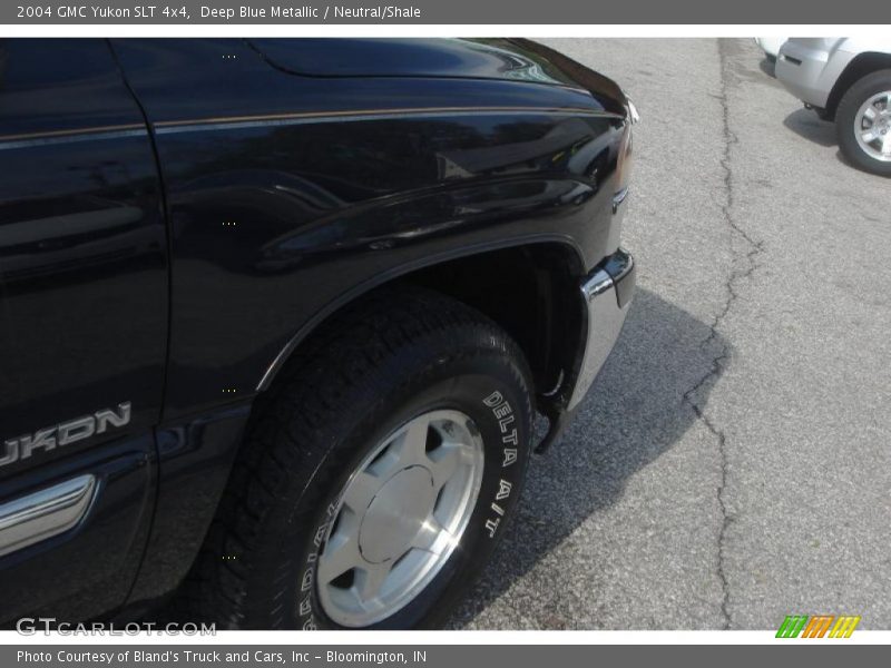 Deep Blue Metallic / Neutral/Shale 2004 GMC Yukon SLT 4x4