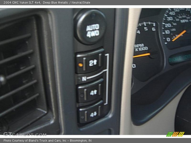 Deep Blue Metallic / Neutral/Shale 2004 GMC Yukon SLT 4x4