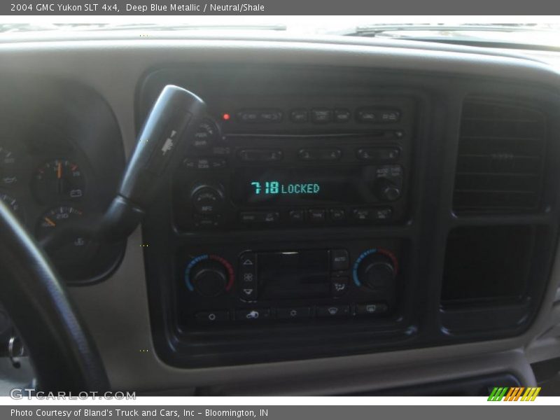 Deep Blue Metallic / Neutral/Shale 2004 GMC Yukon SLT 4x4