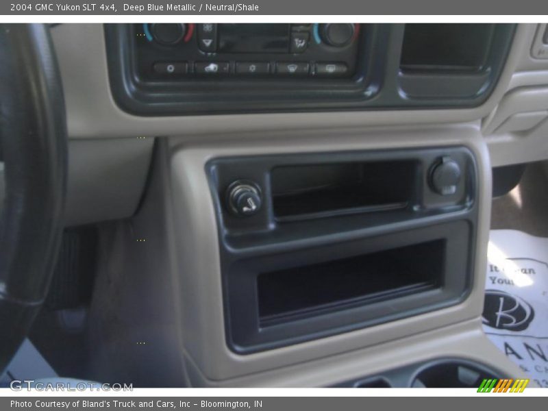 Deep Blue Metallic / Neutral/Shale 2004 GMC Yukon SLT 4x4