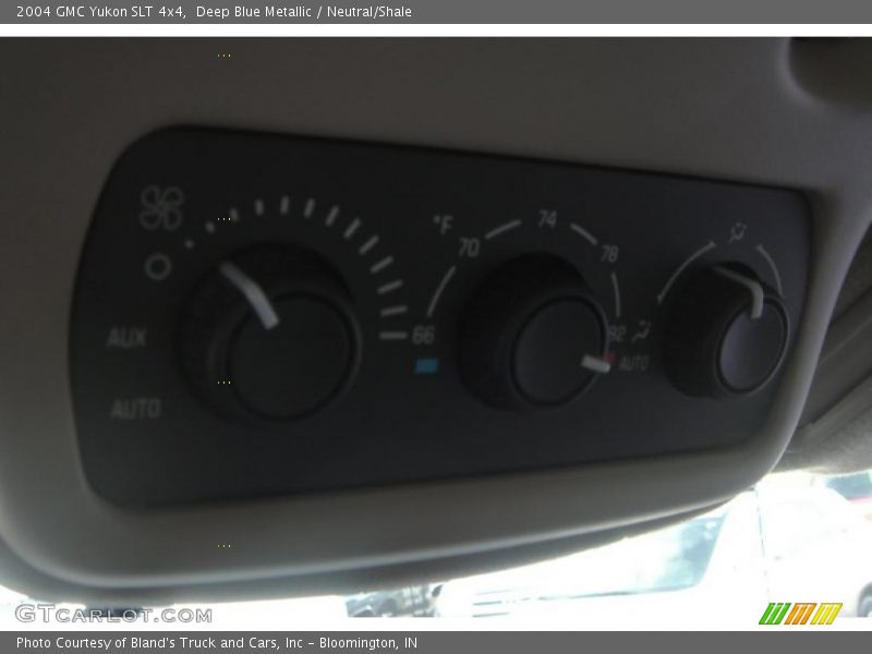Deep Blue Metallic / Neutral/Shale 2004 GMC Yukon SLT 4x4