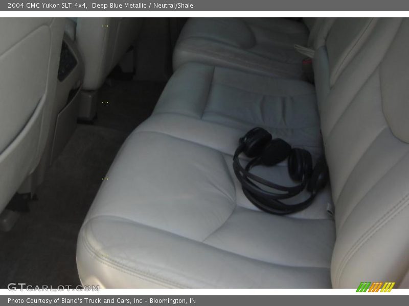 Deep Blue Metallic / Neutral/Shale 2004 GMC Yukon SLT 4x4
