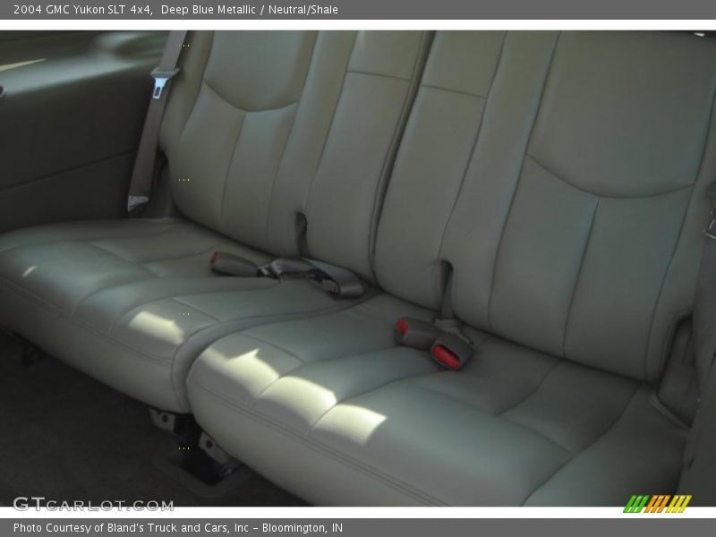 Deep Blue Metallic / Neutral/Shale 2004 GMC Yukon SLT 4x4
