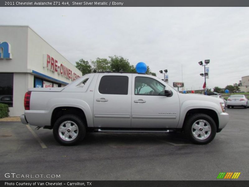 Sheer Silver Metallic / Ebony 2011 Chevrolet Avalanche Z71 4x4