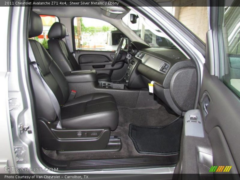 Sheer Silver Metallic / Ebony 2011 Chevrolet Avalanche Z71 4x4