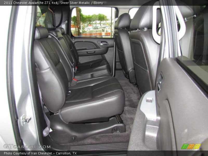 Sheer Silver Metallic / Ebony 2011 Chevrolet Avalanche Z71 4x4