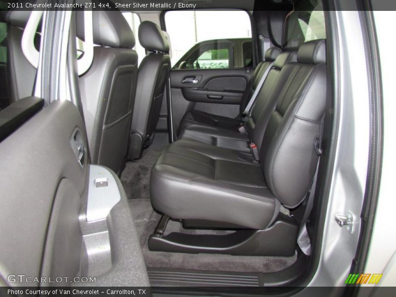 Sheer Silver Metallic / Ebony 2011 Chevrolet Avalanche Z71 4x4