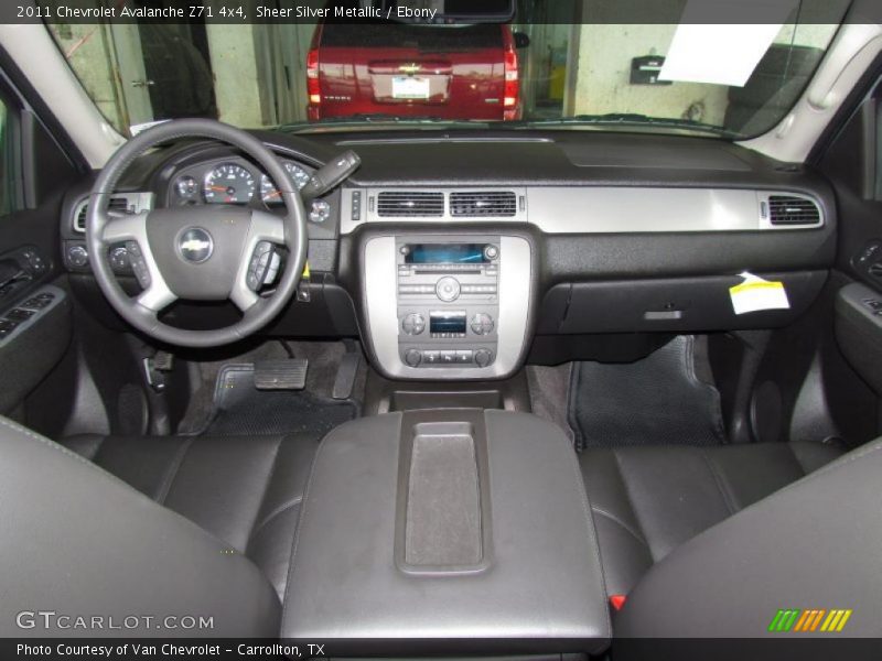 Sheer Silver Metallic / Ebony 2011 Chevrolet Avalanche Z71 4x4