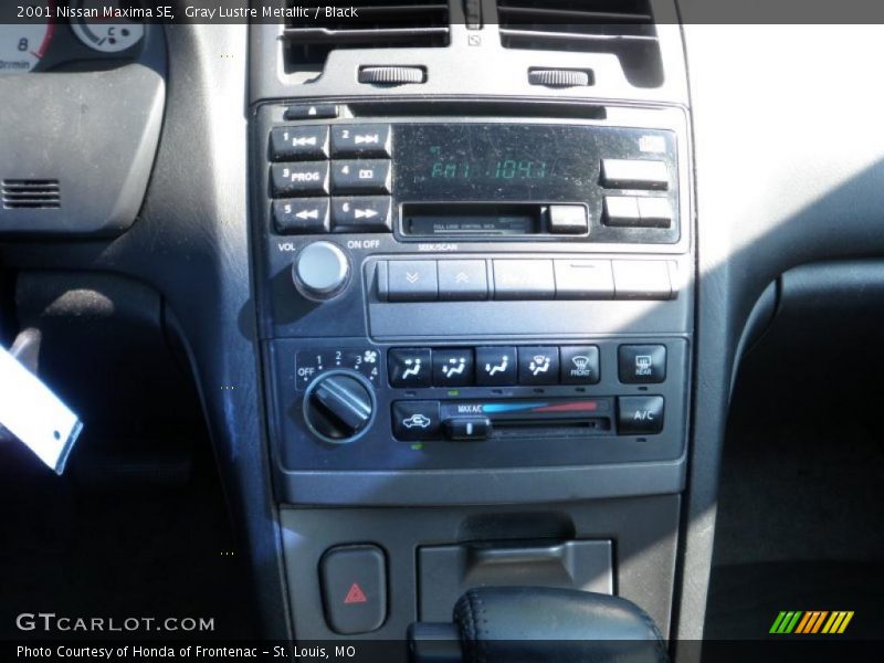 Gray Lustre Metallic / Black 2001 Nissan Maxima SE