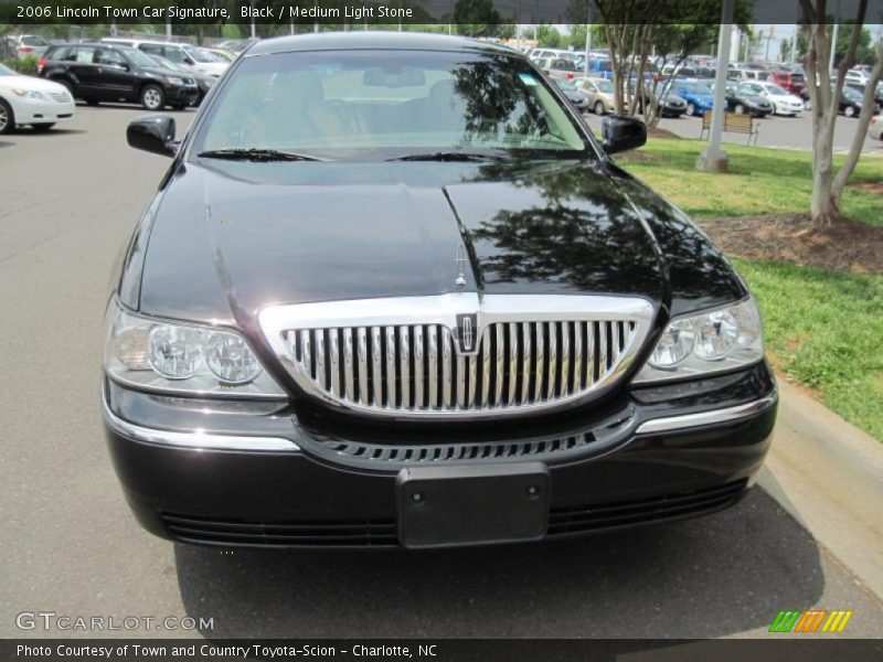 Black / Medium Light Stone 2006 Lincoln Town Car Signature