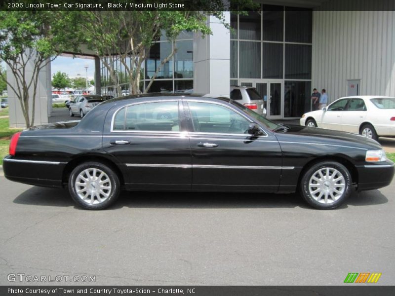 Black / Medium Light Stone 2006 Lincoln Town Car Signature