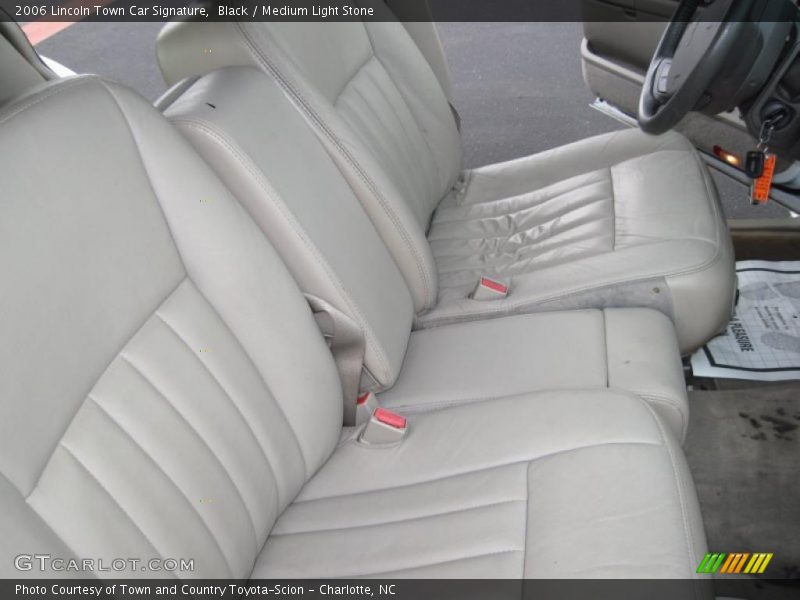 Black / Medium Light Stone 2006 Lincoln Town Car Signature
