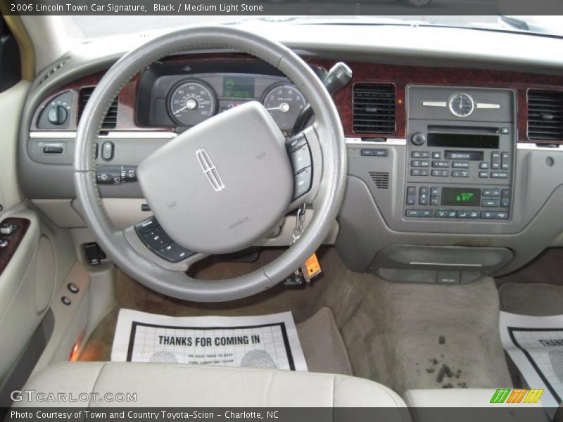 Black / Medium Light Stone 2006 Lincoln Town Car Signature