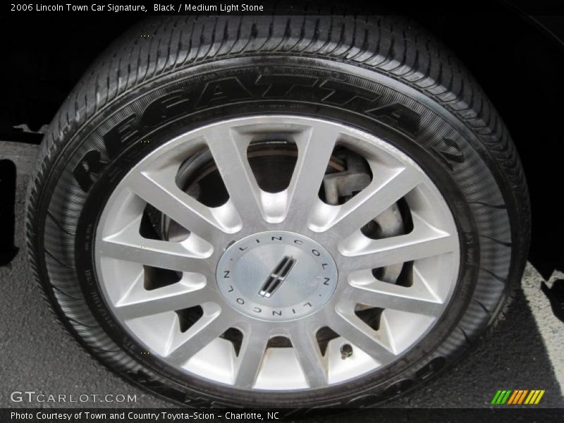 Black / Medium Light Stone 2006 Lincoln Town Car Signature