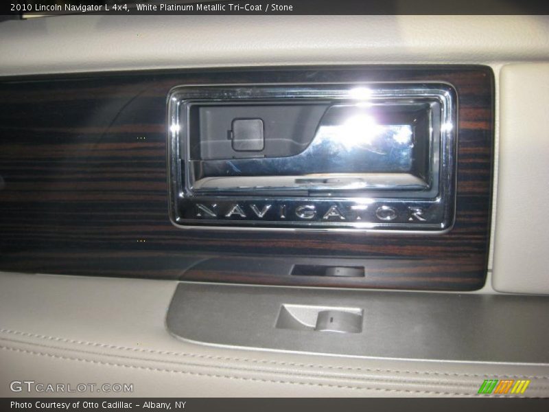 White Platinum Metallic Tri-Coat / Stone 2010 Lincoln Navigator L 4x4