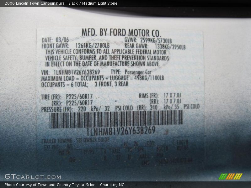 Black / Medium Light Stone 2006 Lincoln Town Car Signature