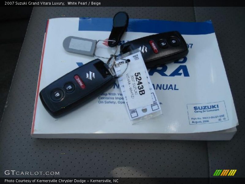 White Pearl / Beige 2007 Suzuki Grand Vitara Luxury