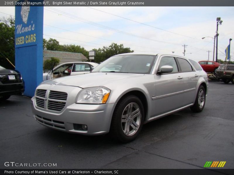 Front 3/4 View of 2005 Magnum R/T