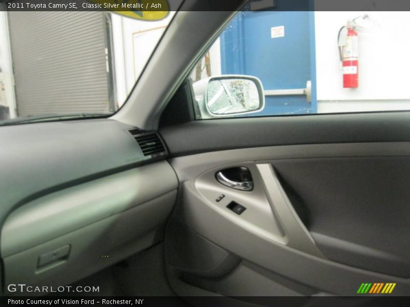 Classic Silver Metallic / Ash 2011 Toyota Camry SE