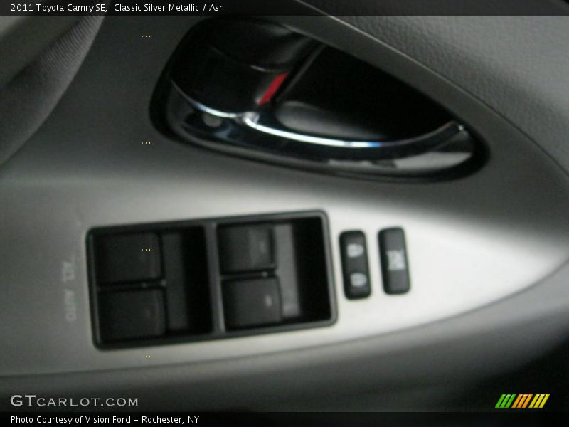 Classic Silver Metallic / Ash 2011 Toyota Camry SE