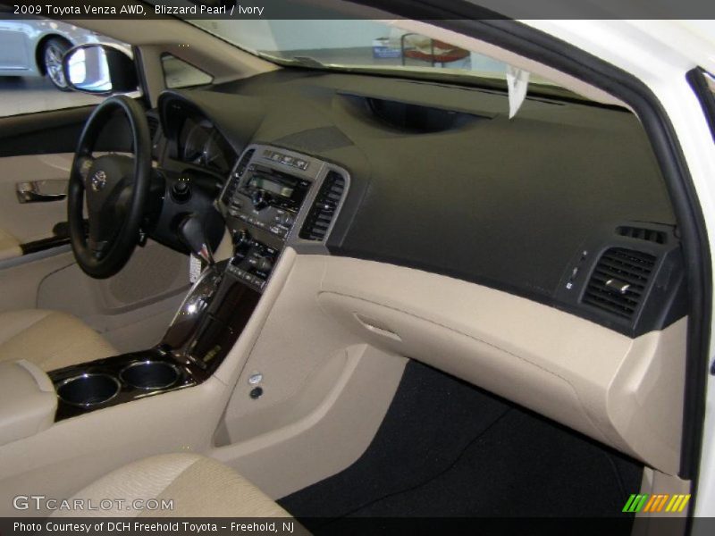 Blizzard Pearl / Ivory 2009 Toyota Venza AWD