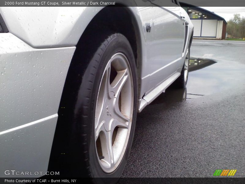 Silver Metallic / Dark Charcoal 2000 Ford Mustang GT Coupe