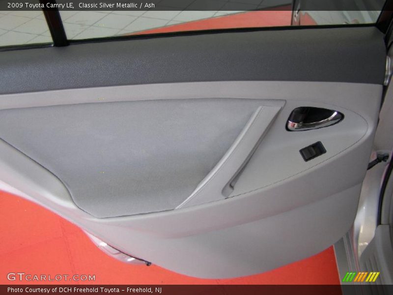Classic Silver Metallic / Ash 2009 Toyota Camry LE