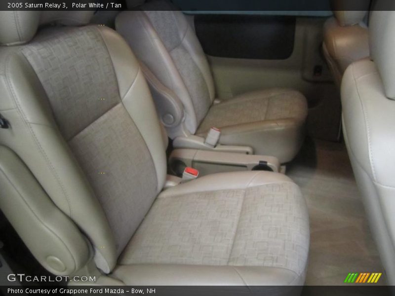 Polar White / Tan 2005 Saturn Relay 3