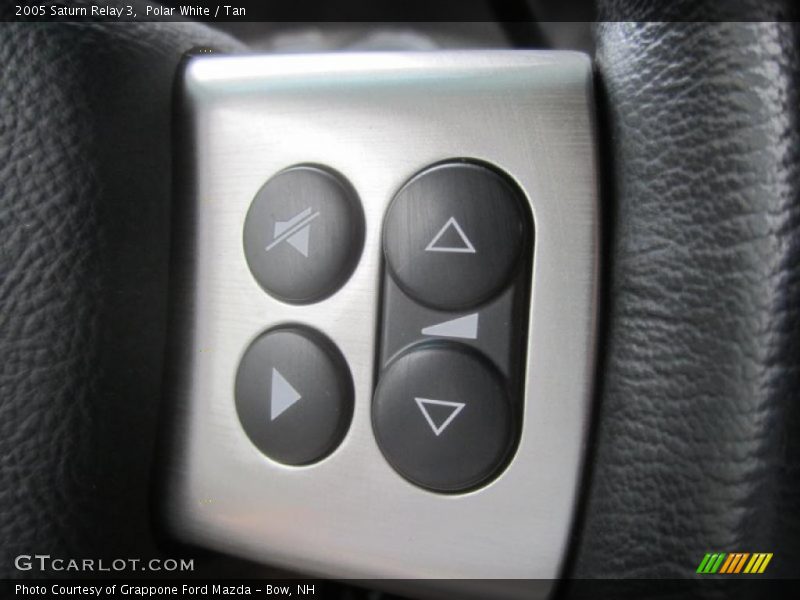 Polar White / Tan 2005 Saturn Relay 3