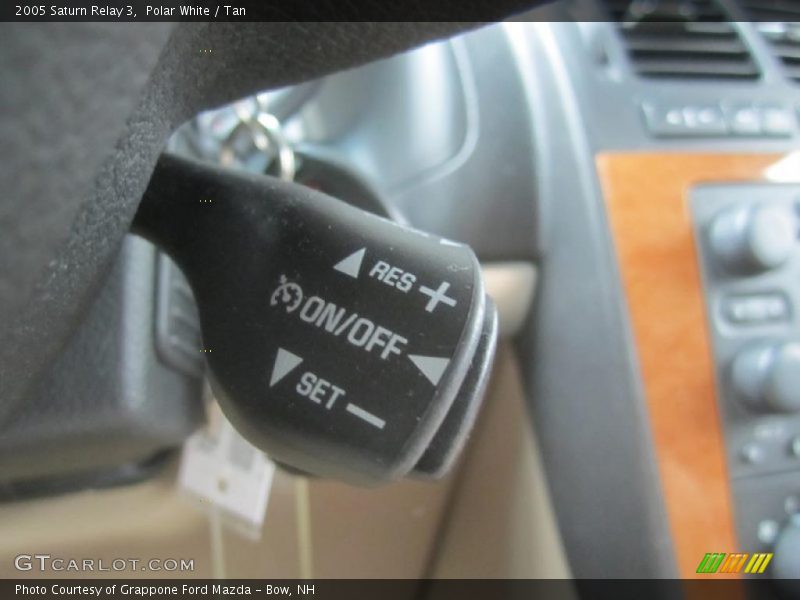 Polar White / Tan 2005 Saturn Relay 3