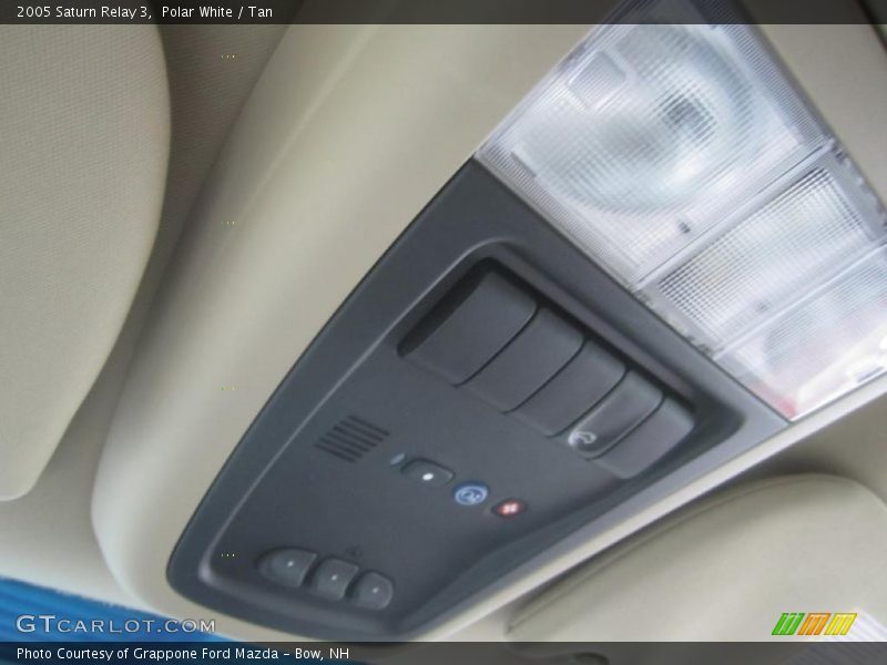Polar White / Tan 2005 Saturn Relay 3