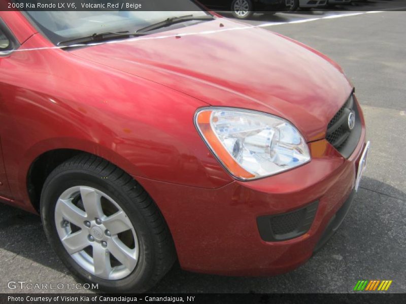 Volcanic Red / Beige 2008 Kia Rondo LX V6
