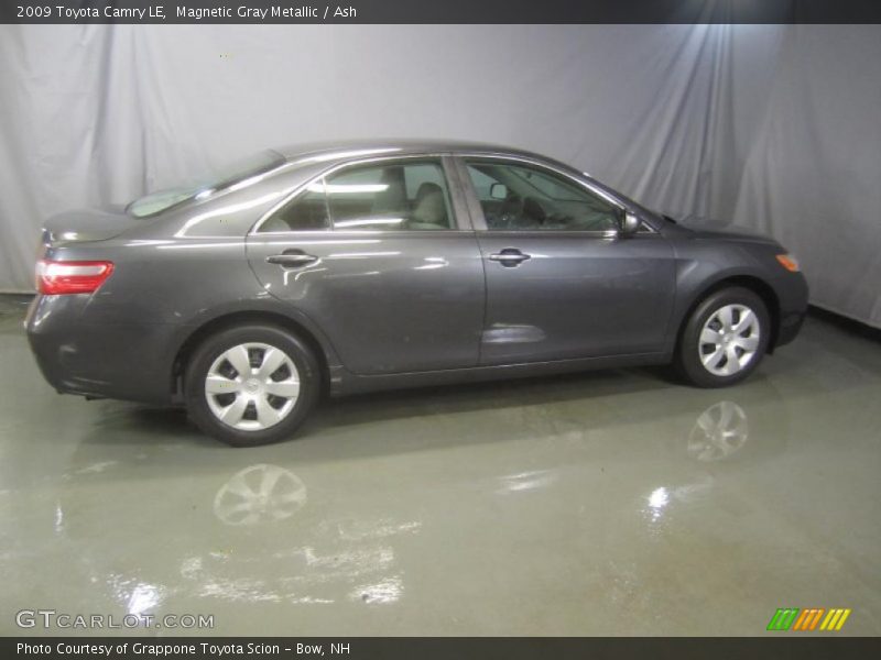 Magnetic Gray Metallic / Ash 2009 Toyota Camry LE