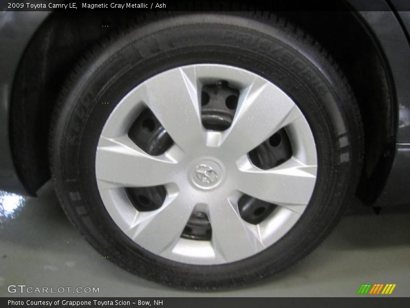Magnetic Gray Metallic / Ash 2009 Toyota Camry LE