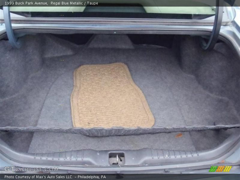  1999 Park Avenue  Trunk