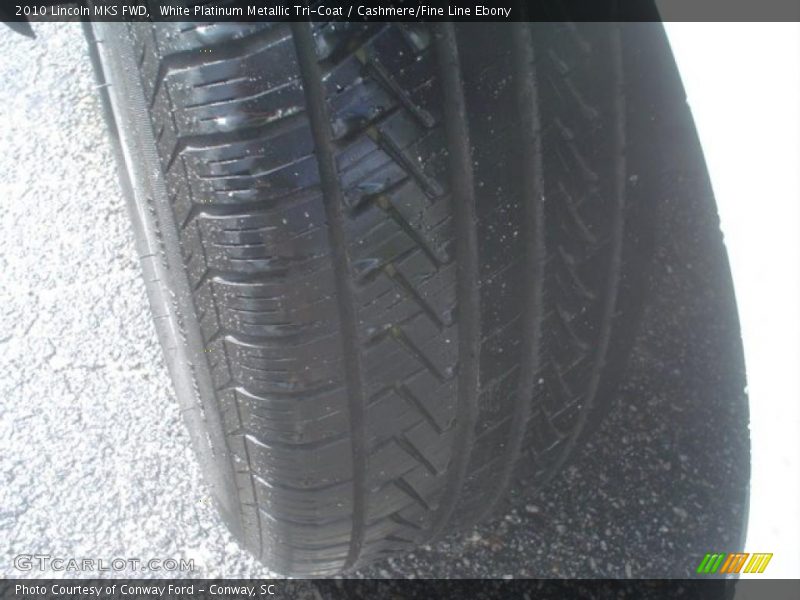 White Platinum Metallic Tri-Coat / Cashmere/Fine Line Ebony 2010 Lincoln MKS FWD