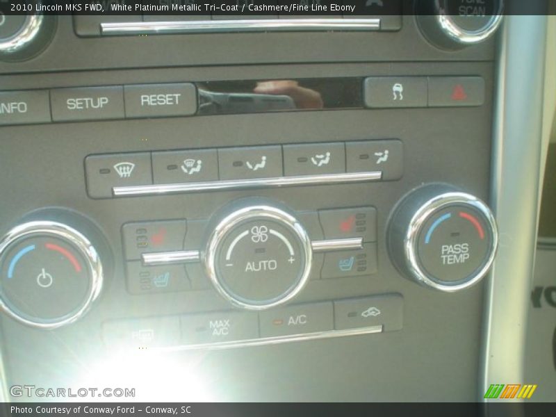 White Platinum Metallic Tri-Coat / Cashmere/Fine Line Ebony 2010 Lincoln MKS FWD