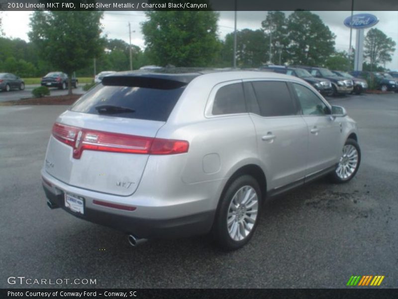 Ingot Silver Metallic / Charcoal Black/Canyon 2010 Lincoln MKT FWD