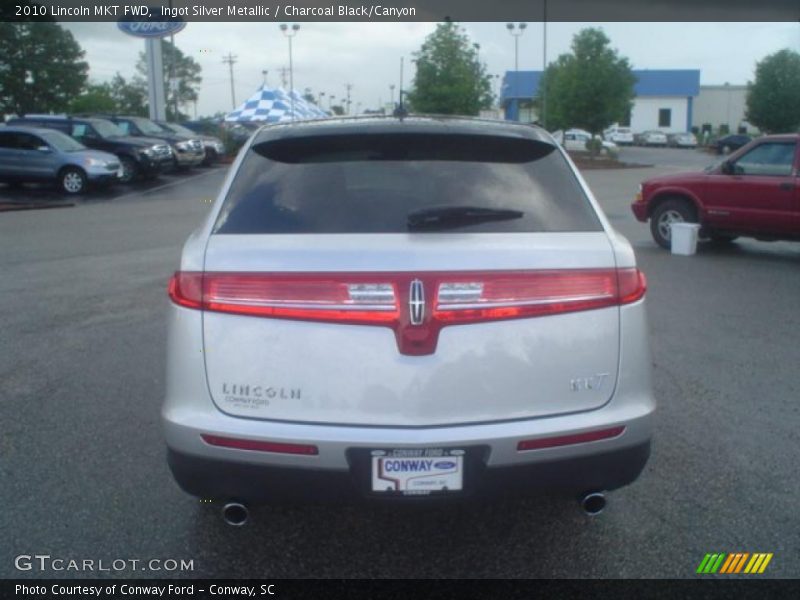 Ingot Silver Metallic / Charcoal Black/Canyon 2010 Lincoln MKT FWD