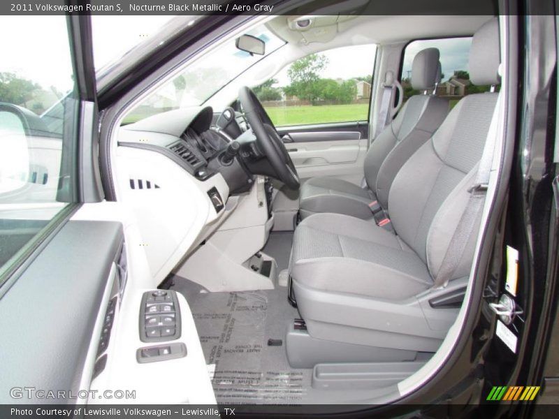 Nocturne Black Metallic / Aero Gray 2011 Volkswagen Routan S