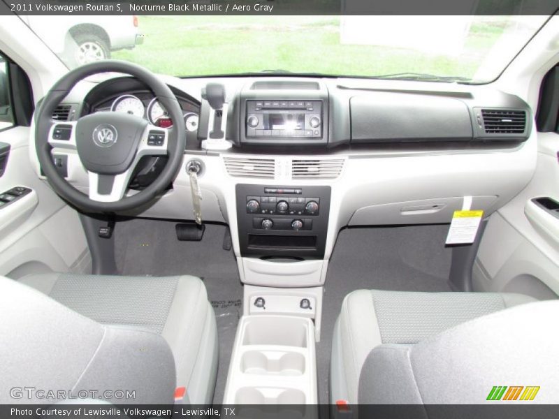 Nocturne Black Metallic / Aero Gray 2011 Volkswagen Routan S