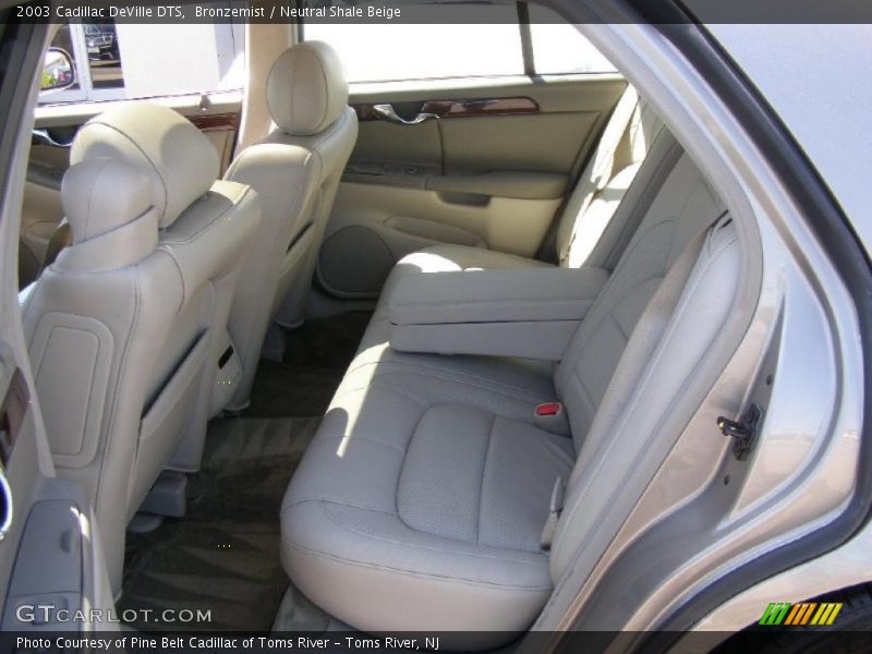 Bronzemist / Neutral Shale Beige 2003 Cadillac DeVille DTS