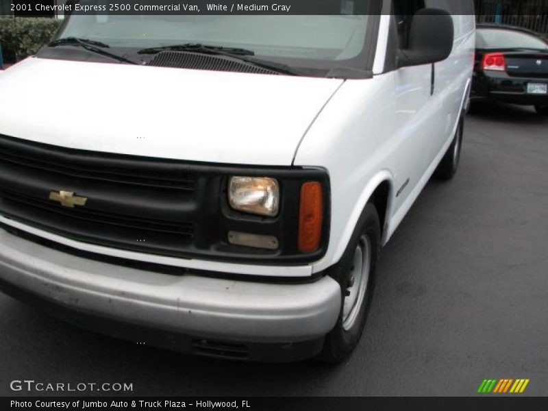White / Medium Gray 2001 Chevrolet Express 2500 Commercial Van