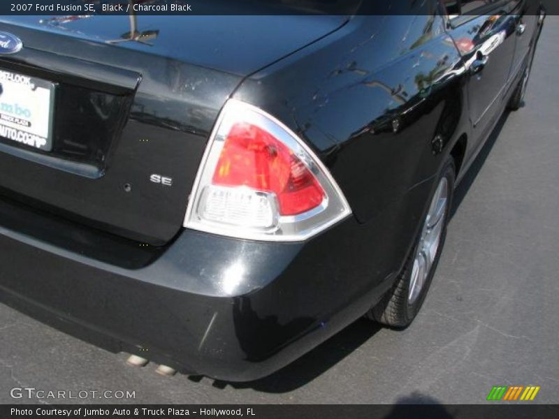 Black / Charcoal Black 2007 Ford Fusion SE