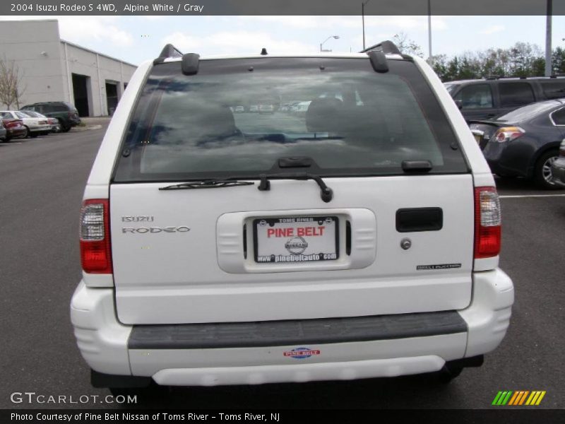 Alpine White / Gray 2004 Isuzu Rodeo S 4WD