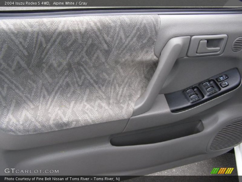 Alpine White / Gray 2004 Isuzu Rodeo S 4WD