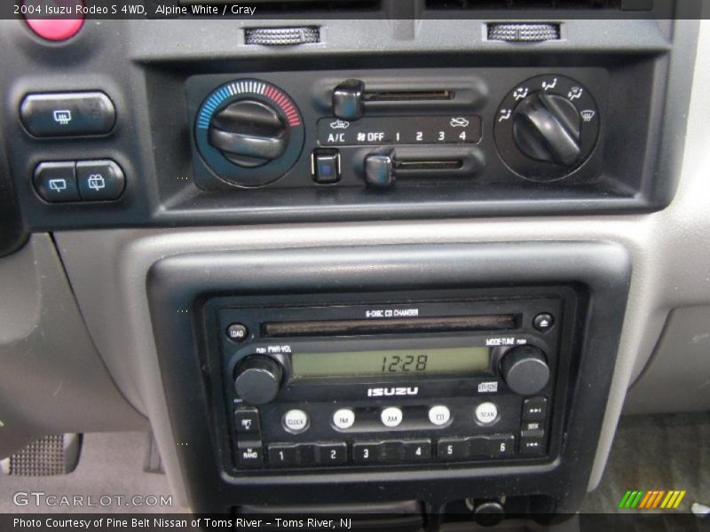 Alpine White / Gray 2004 Isuzu Rodeo S 4WD