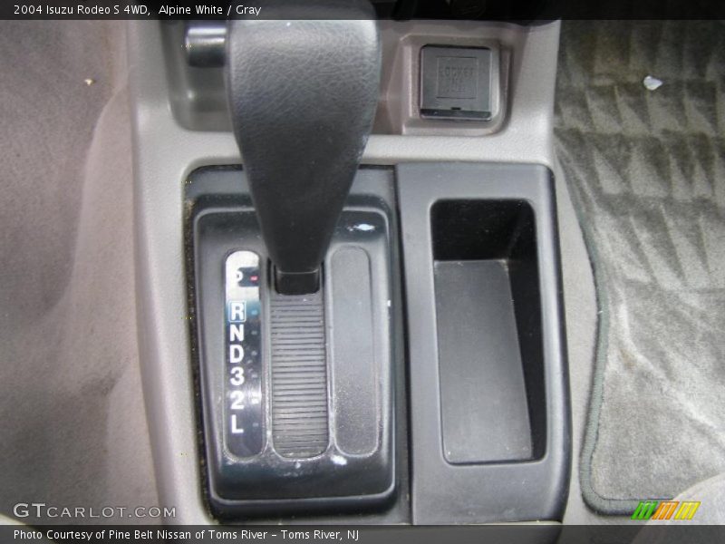 Alpine White / Gray 2004 Isuzu Rodeo S 4WD