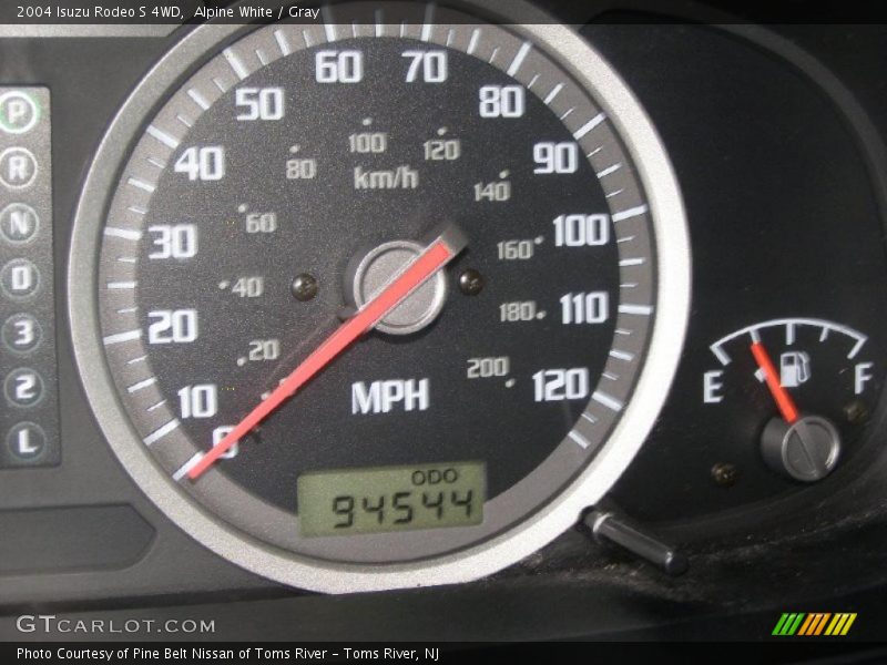 Alpine White / Gray 2004 Isuzu Rodeo S 4WD