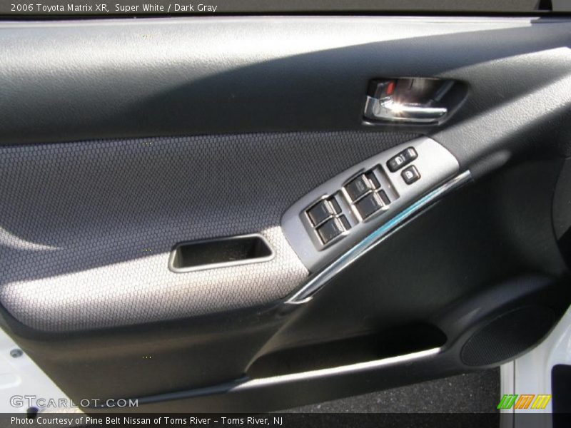 Super White / Dark Gray 2006 Toyota Matrix XR